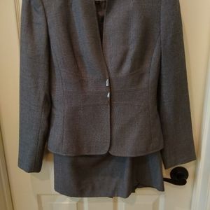 Tahari 3-piece Skirt Suit, size 2P